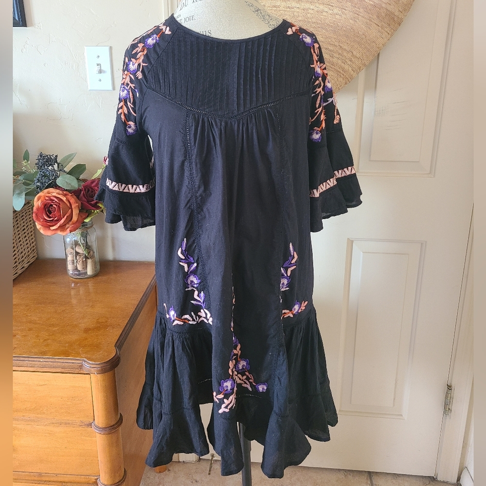 Free People Dress Black Pavlo Embroidered Ruffle Pullover Size S 100% cotton